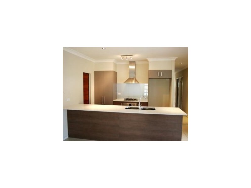 14 Savaii Close, Palm Cove QLD 4879