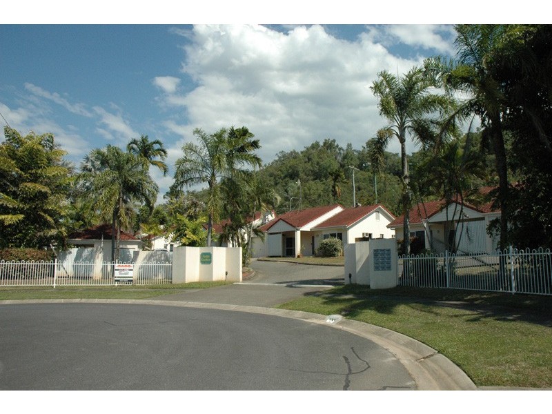 6/2 Nesbit  Street, Whitfield QLD 4870