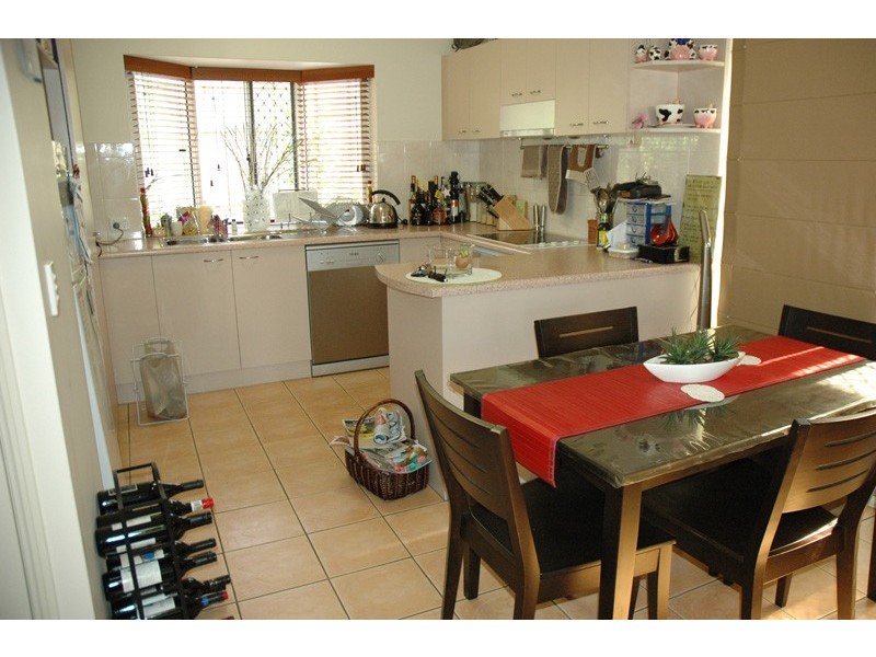 6/2 Nesbit  Street, Whitfield QLD 4870