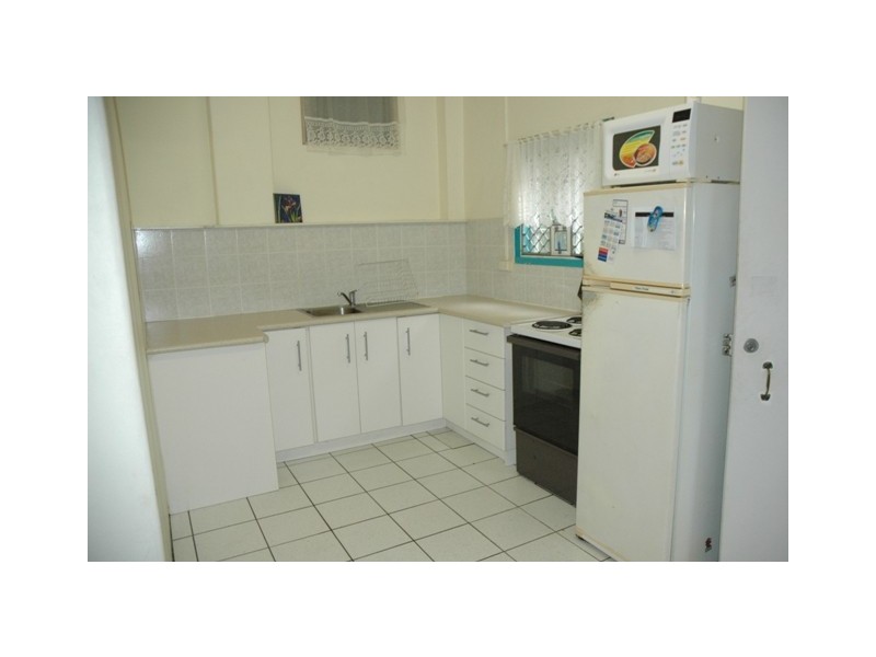 2/32 Scott Street, Cairns QLD 4870