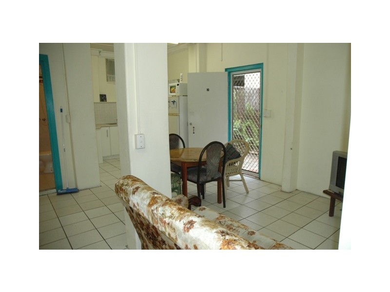 2/32 Scott Street, Cairns QLD 4870