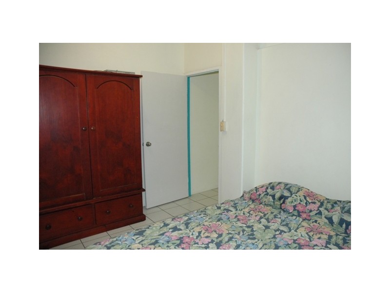 2/32 Scott Street, Cairns QLD 4870