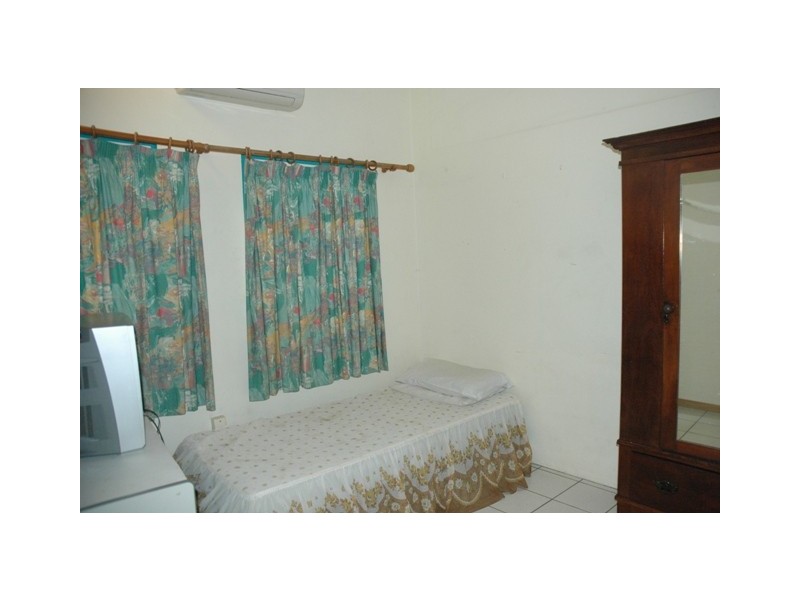 2/32 Scott Street, Cairns QLD 4870