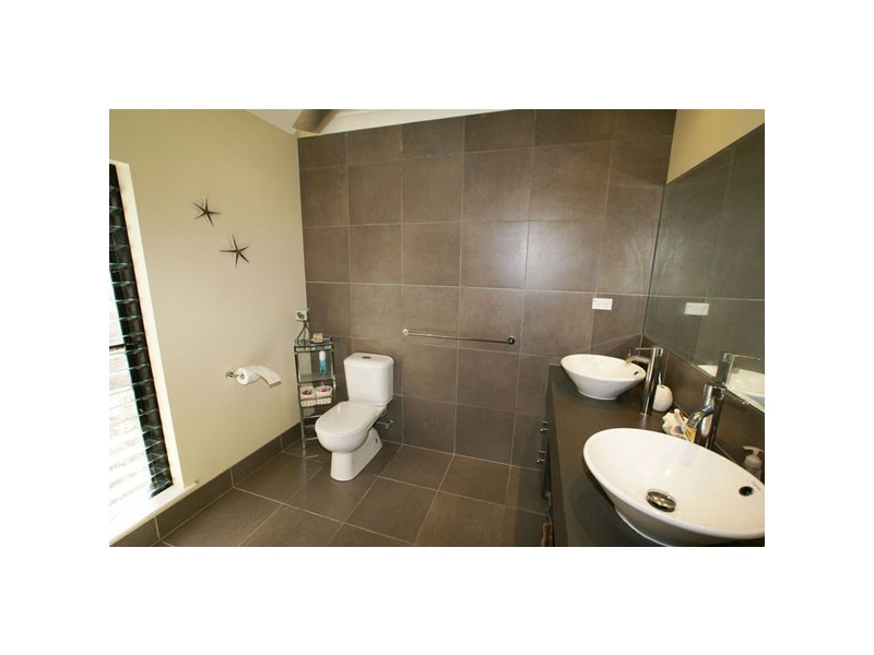 5 Alexandra Street, Clifton Beach QLD 4879