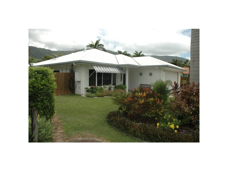 1 Barrier Close, Clifton Beach QLD 4879
