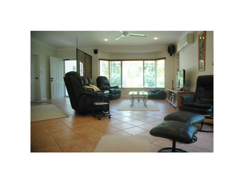 1 Barrier Close, Clifton Beach QLD 4879