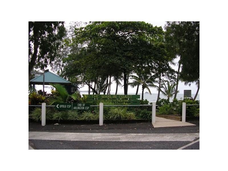 1 Barrier Close, Clifton Beach QLD 4879
