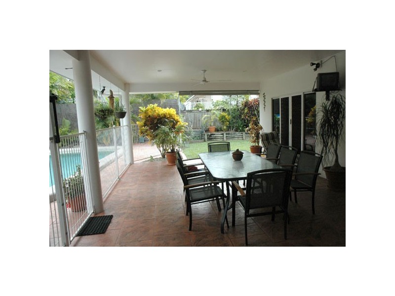 1 Barrier Close, Clifton Beach QLD 4879