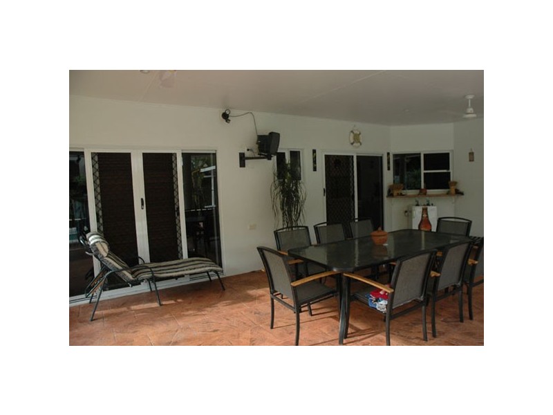 1 Barrier Close, Clifton Beach QLD 4879