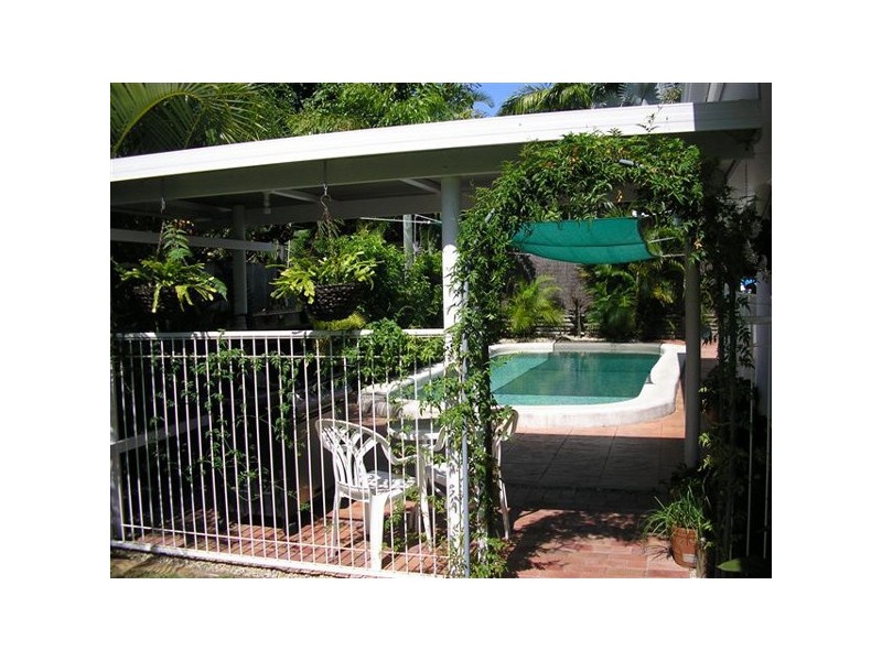1 Barrier Close, Clifton Beach QLD 4879