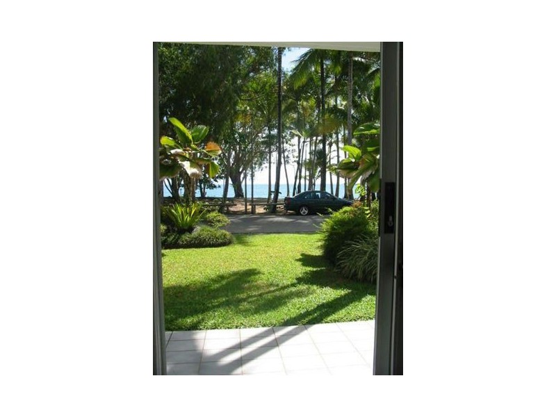 1 Barrier Close, Clifton Beach QLD 4879
