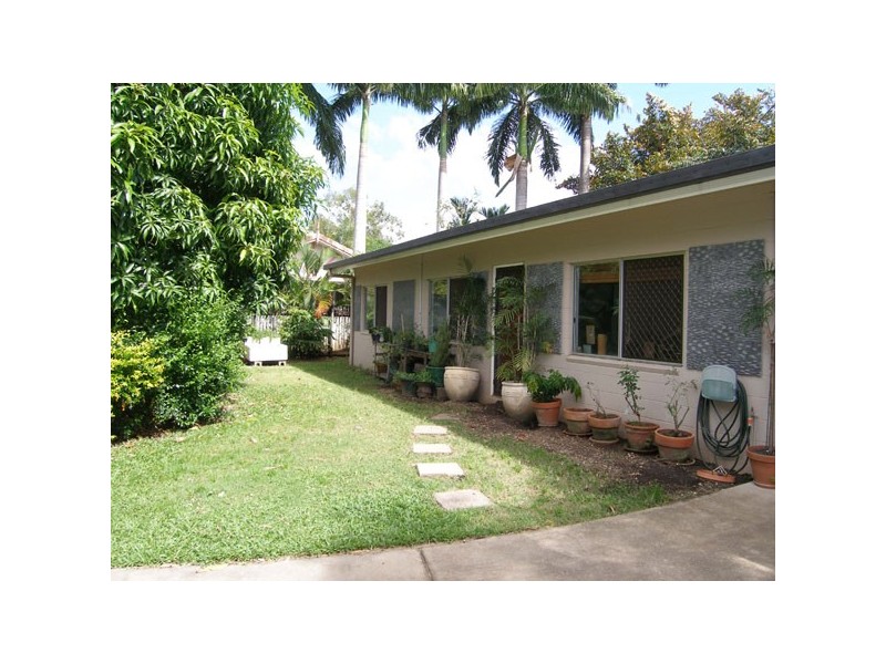 18 Cassava Street, Holloways Beach QLD 4878