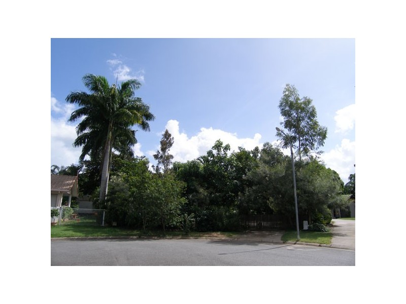 18 Cassava Street, Holloways Beach QLD 4878