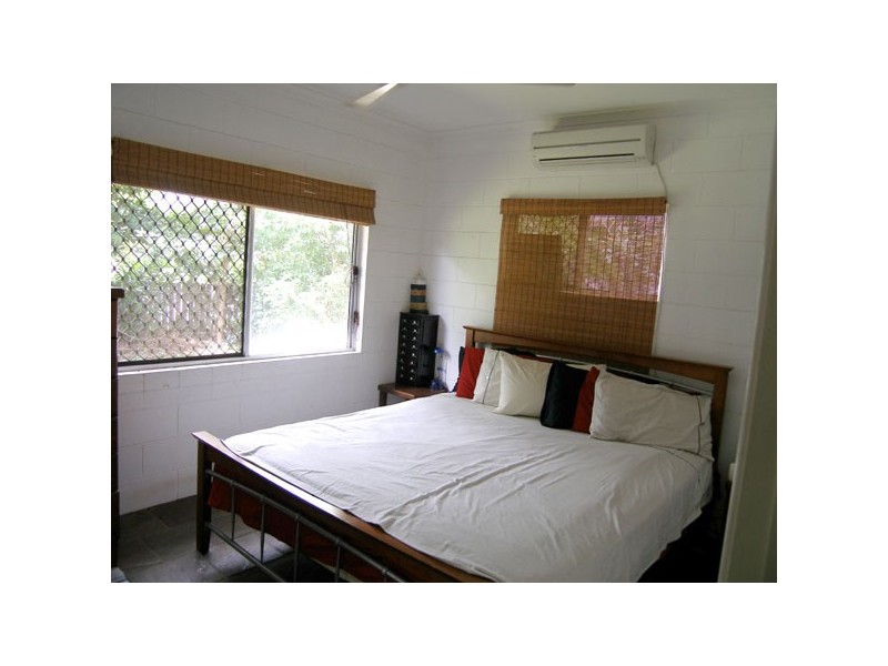 18 Cassava Street, Holloways Beach QLD 4878