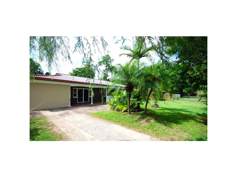 6 Granadilla Street, Holloways Beach QLD 4878