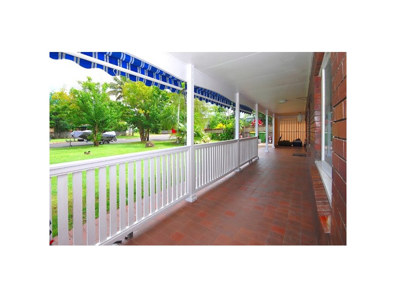 6 Granadilla Street, Holloways Beach QLD 4878