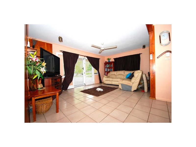6 Granadilla Street, Holloways Beach QLD 4878