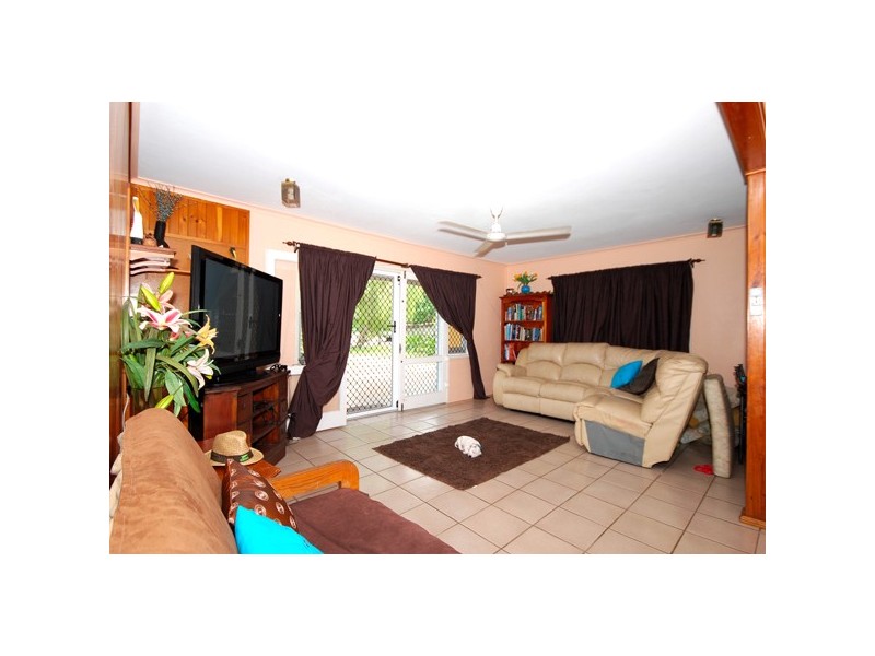 6 Granadilla Street, Holloways Beach QLD 4878