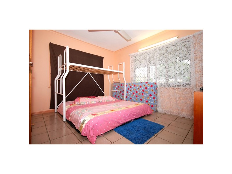 6 Granadilla Street, Holloways Beach QLD 4878