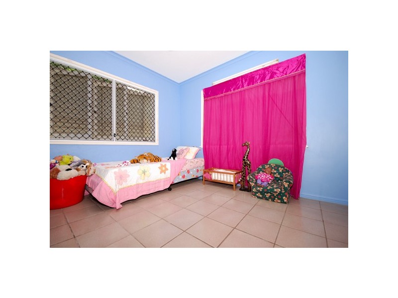 6 Granadilla Street, Holloways Beach QLD 4878