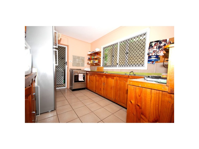 6 Granadilla Street, Holloways Beach QLD 4878