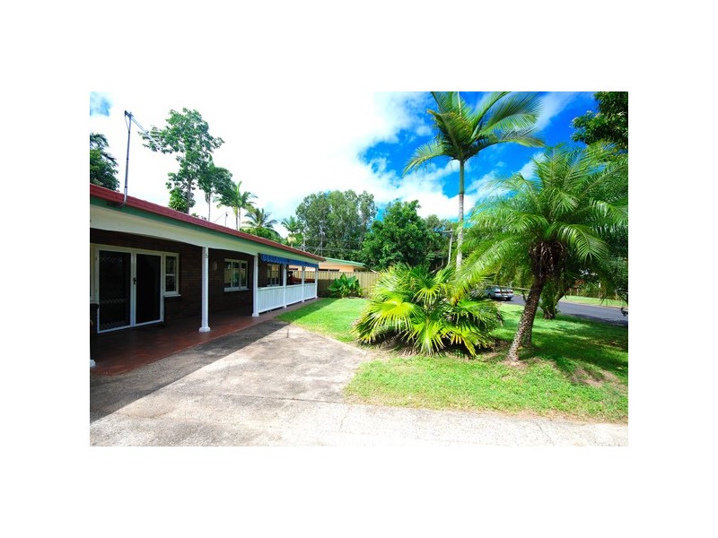 6 Granadilla Street, Holloways Beach QLD 4878