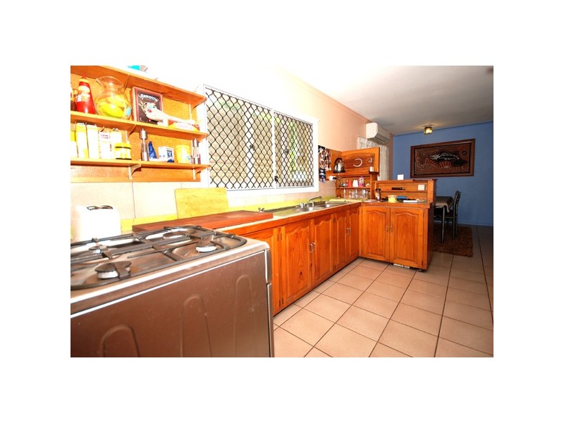 6 Granadilla Street, Holloways Beach QLD 4878