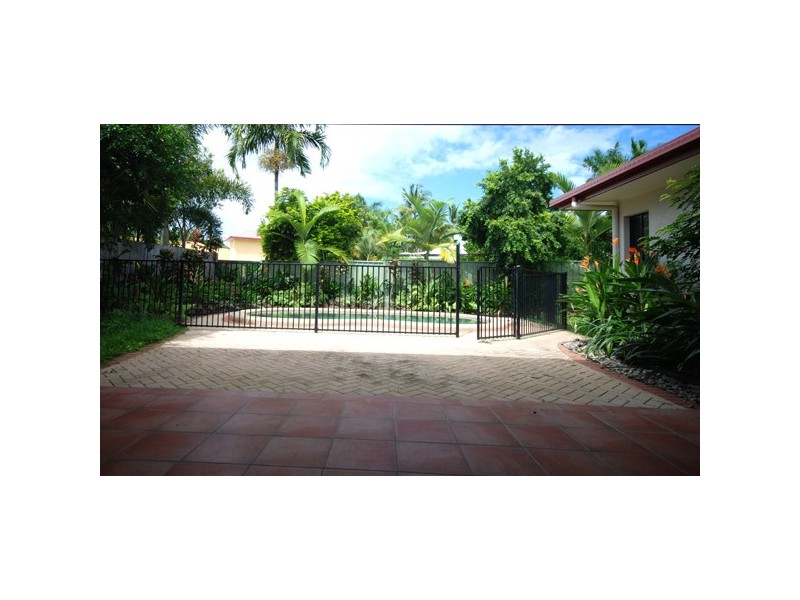 25 Castor Street, Clifton Beach QLD 4879