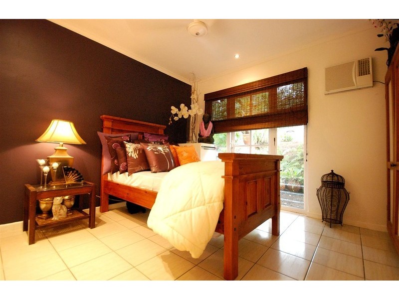 11 Buchan Street, Palm Cove QLD 4879