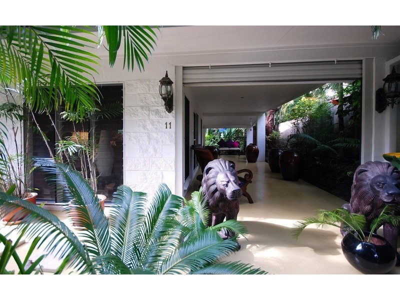 11 Buchan Street, Palm Cove QLD 4879