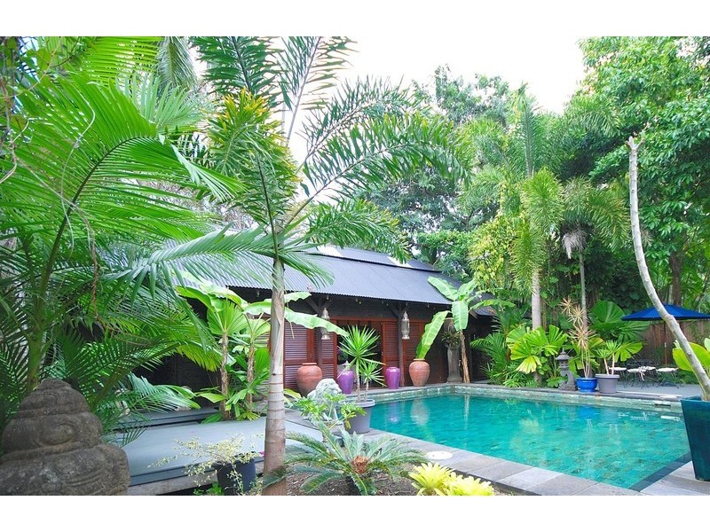 11 Buchan Street, Palm Cove QLD 4879