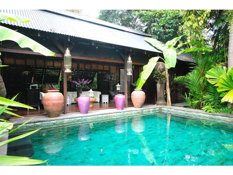 11 Buchan Street, Palm Cove QLD 4879