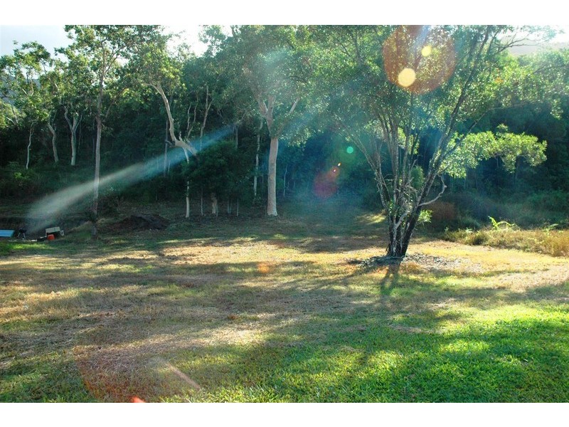 7 Retreat Close, Palm Cove QLD 4879