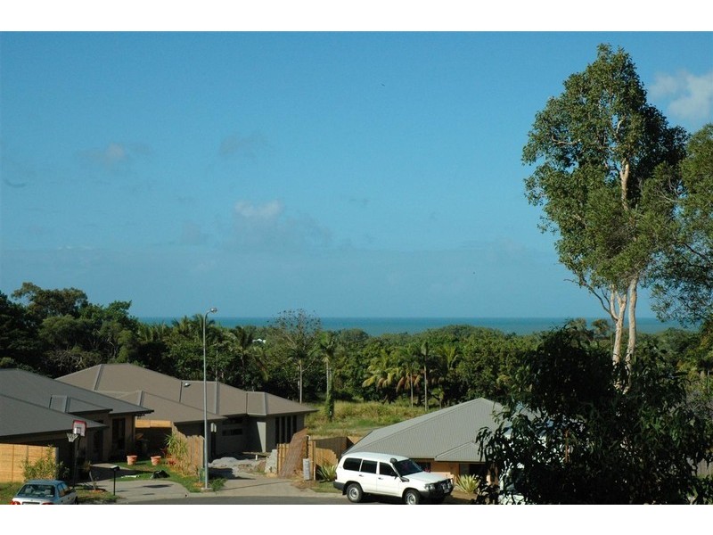 7 Retreat Close, Palm Cove QLD 4879