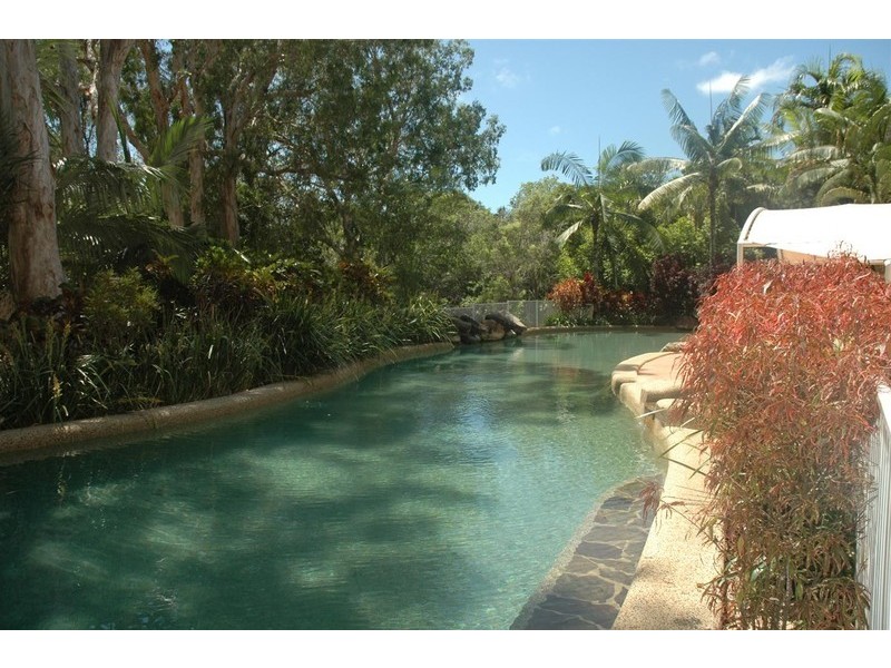 2/2 Deauville Close, Yorkeys Knob QLD 4878