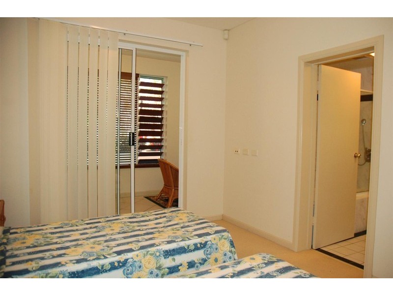 2/2 Deauville Close, Yorkeys Knob QLD 4878