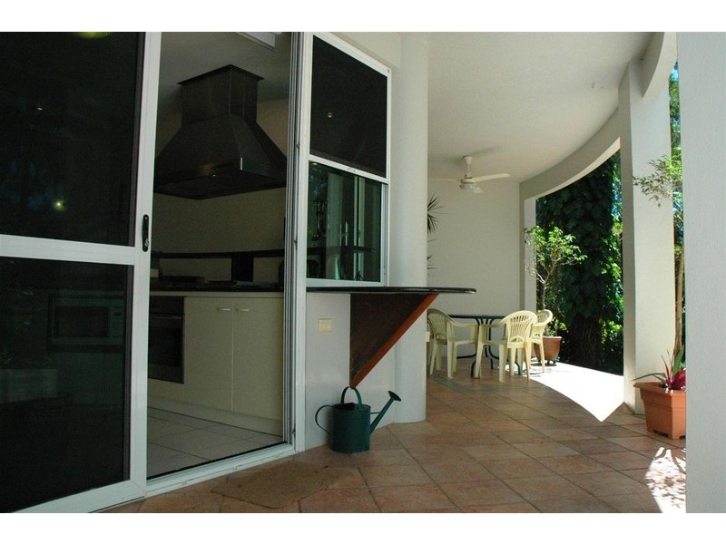 2/2 Deauville Close, Yorkeys Knob QLD 4878