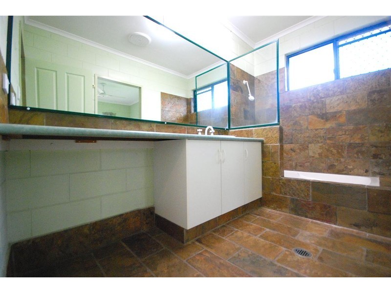 4 Shell Close, Kewarra Beach QLD 4879