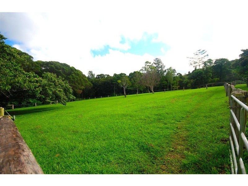 8  Masons Road, Kuranda QLD 4881