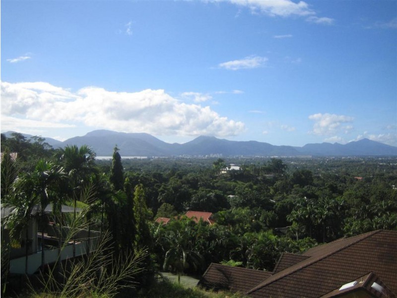 11 Knott Court, Whitfield QLD 4870