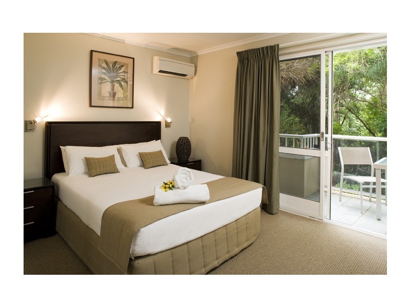 1 Coral Coast Drive, Palm Cove QLD 4879