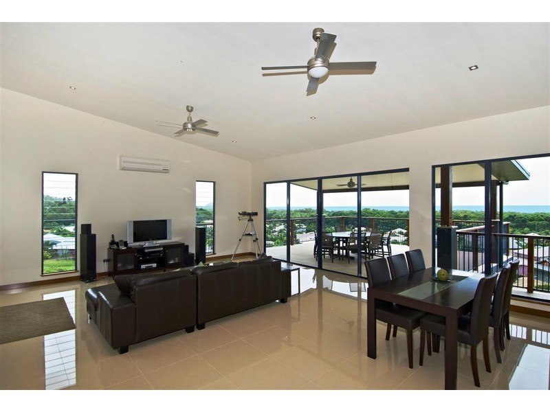 18 Savannah Street, Palm Cove QLD 4879