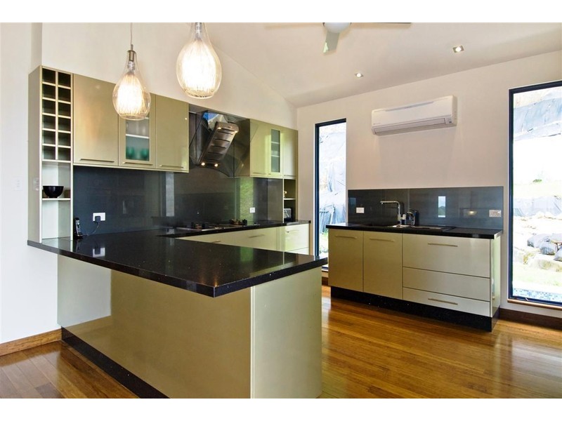 18 Savannah Street, Palm Cove QLD 4879