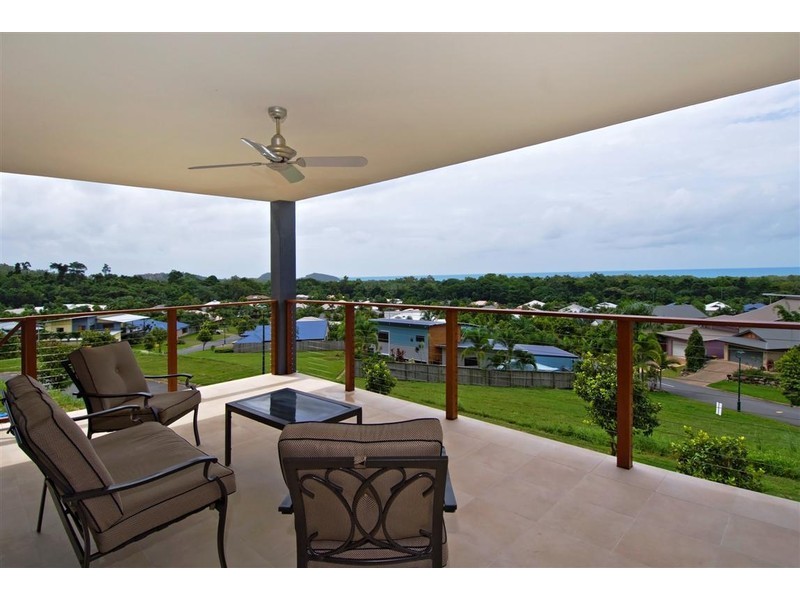 18 Savannah Street, Palm Cove QLD 4879