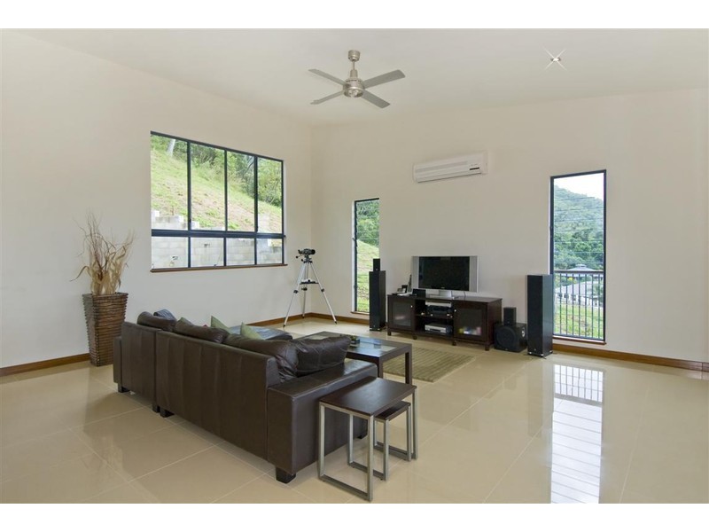 18 Savannah Street, Palm Cove QLD 4879