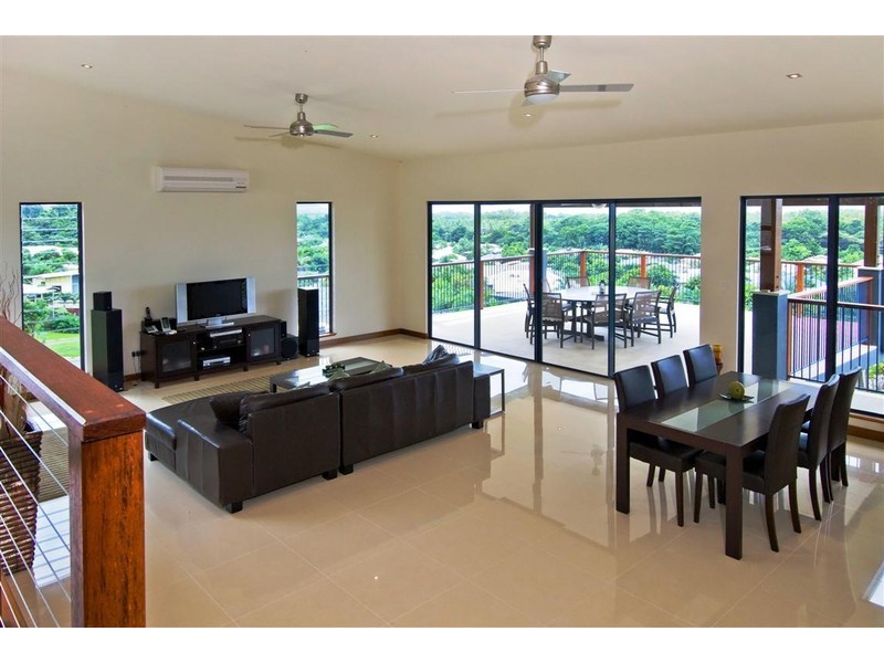 18 Savannah Street, Palm Cove QLD 4879