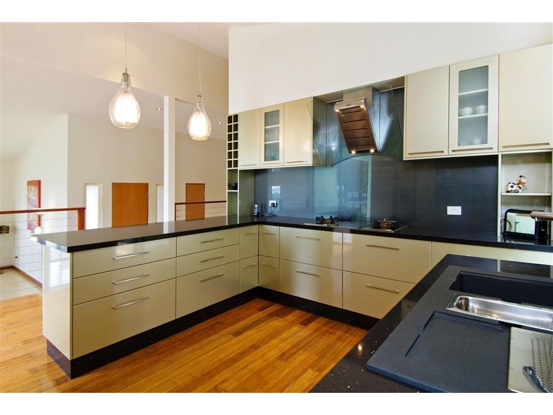 18 Savannah Street, Palm Cove QLD 4879