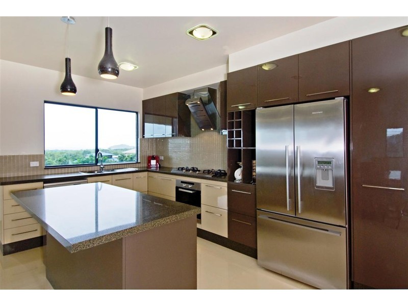 18 Savannah Street, Palm Cove QLD 4879