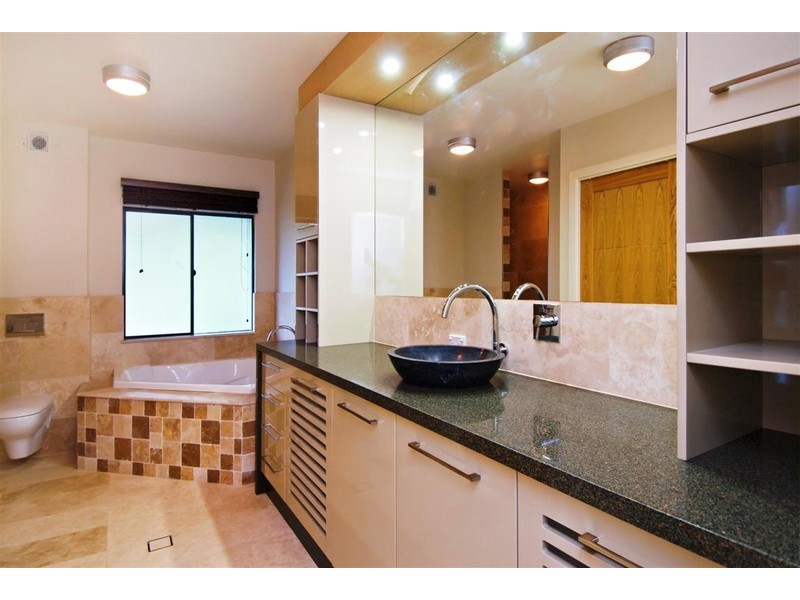 18 Savannah Street, Palm Cove QLD 4879