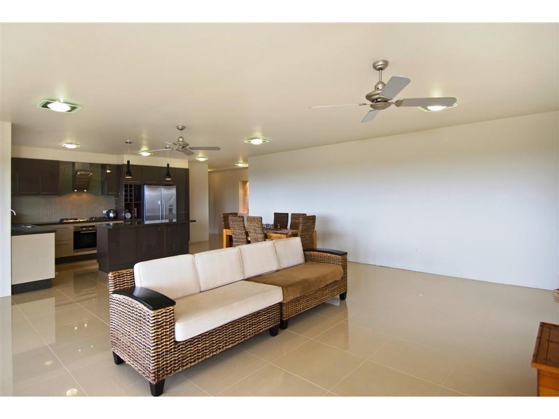 18 Savannah Street, Palm Cove QLD 4879